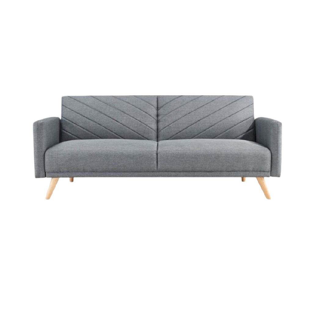 Sofa moderne en tissu gris avec motifs en chevron et pieds en bois.