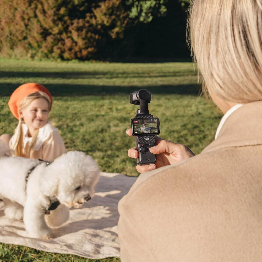 DJI Osmo Pocket 3 Créateur Bundle, camera vlog CMOS 1'' et Vidéo 4K/120 ips, digital et petite, Stabilisation à 3 axes, Suivi Facial/Objet, MAP rapide