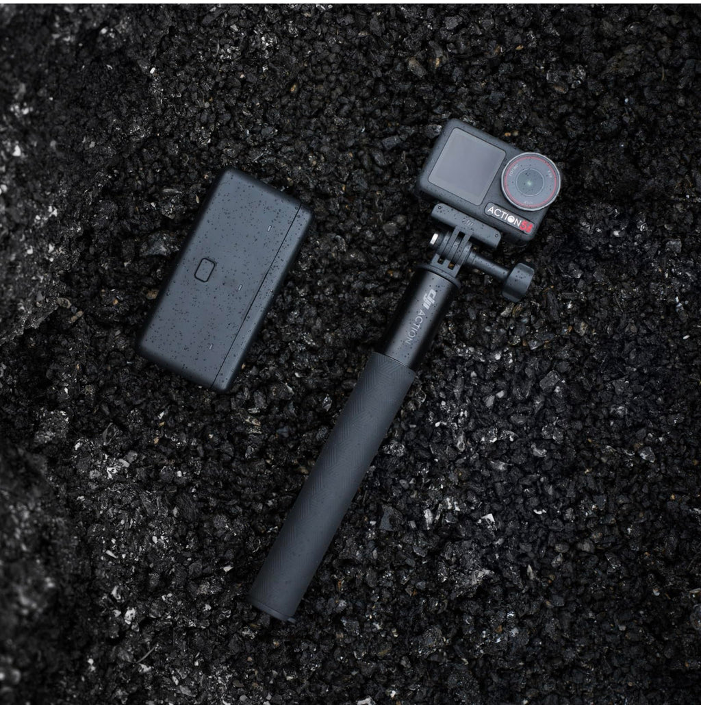 DJI Bundle Aventure Osmo Action 5 Pro, Caméra d’Action 4K avec Capteur 1/1,3", 12 h d’Autonomie Étendue avec 3 Batt., Stabilisation, Double Écran Tactile OLED, Mini Caméra d’Action pour Voyage, Vlog
