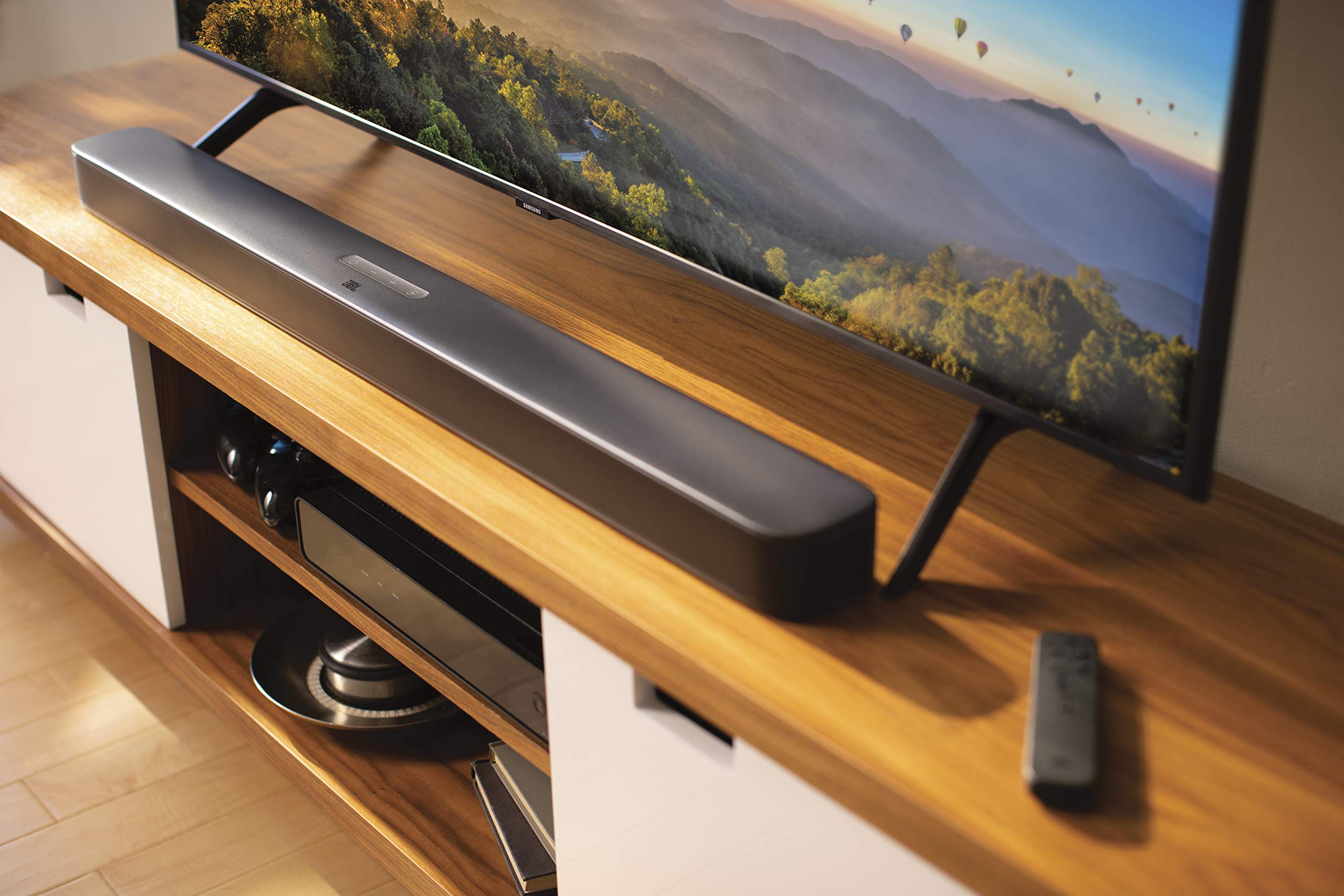 JBL Bar 2.1 Barre de Son Basses Profondes, système de Divertissement à Domicile avec capacités de Diffusion en continu et Caisson de Basses, Noir